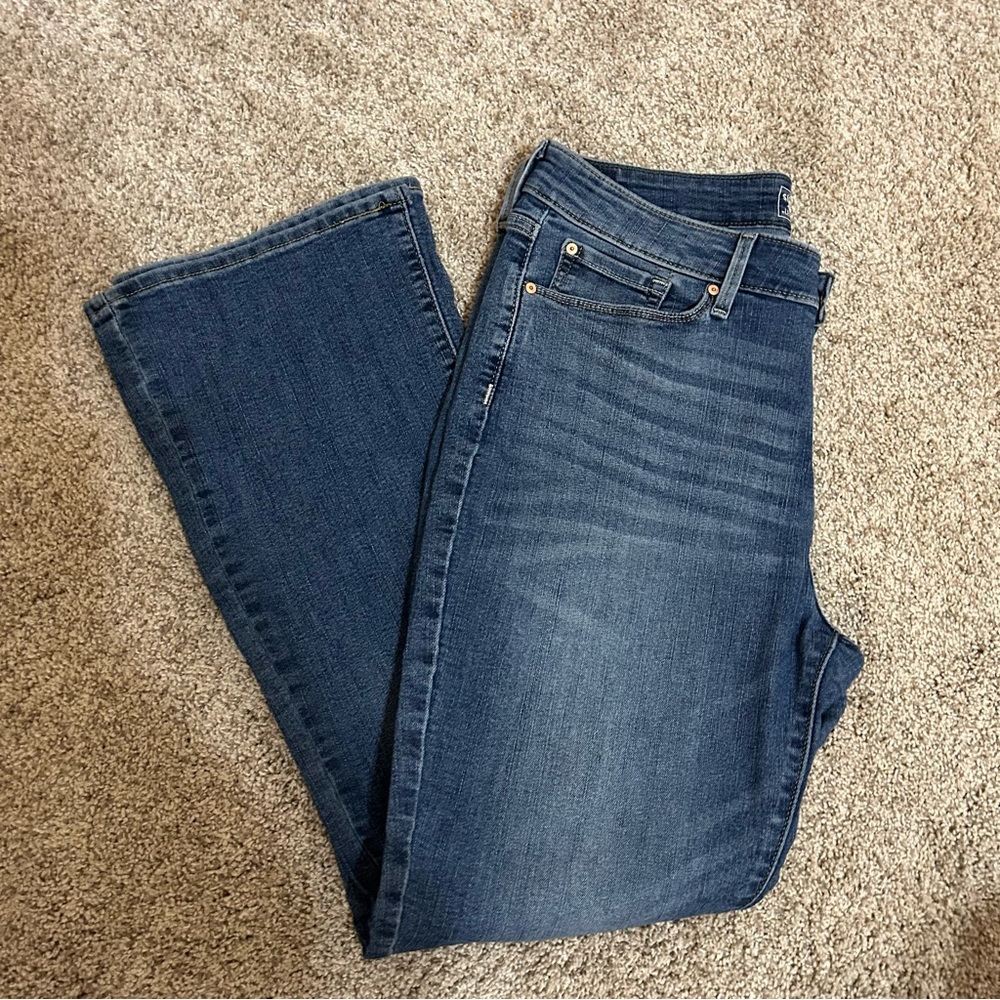Levi’s Mid-Rise Bootcut Jeans